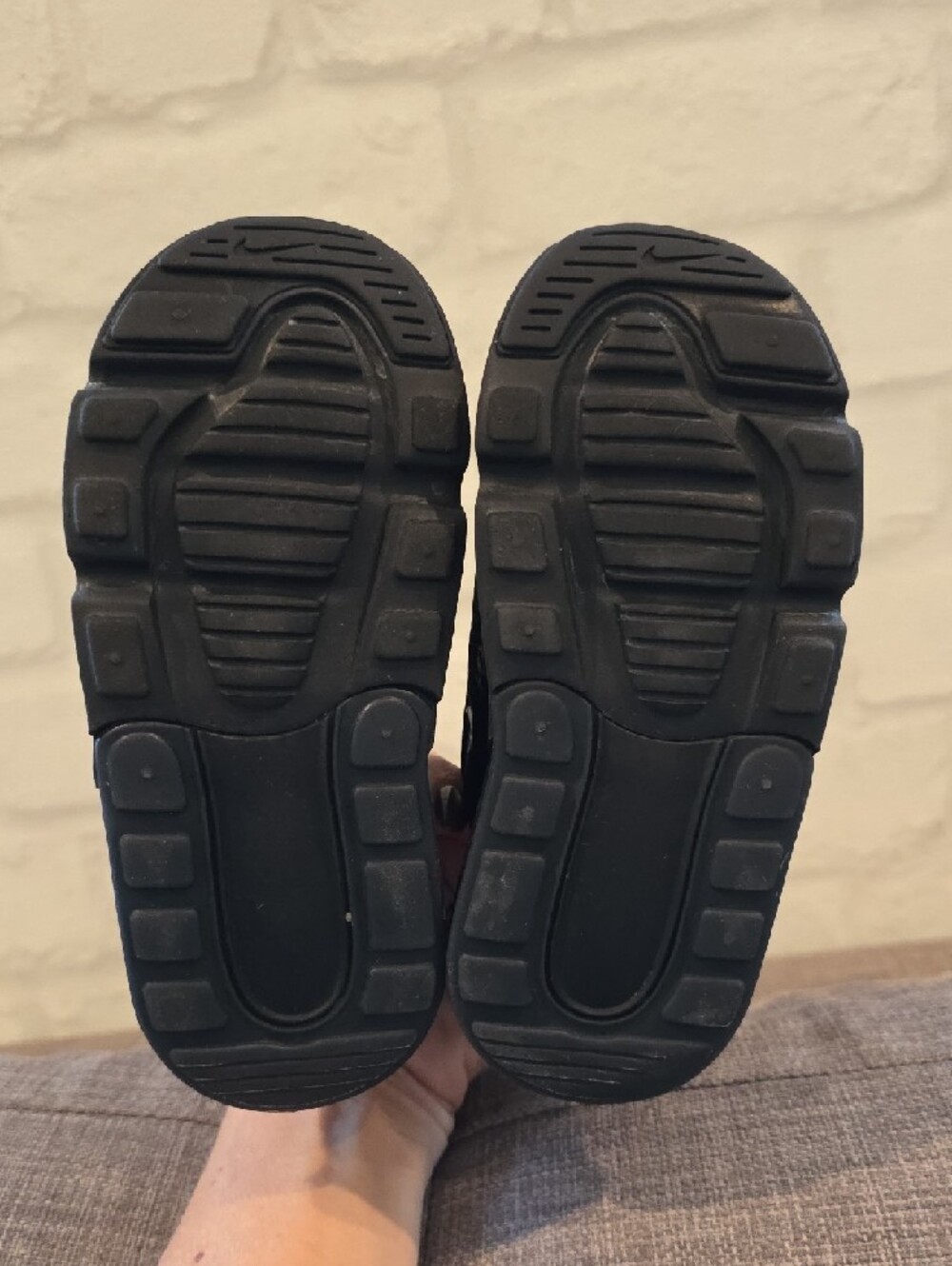 Nike Air 270 Black Kids Slip-On Sneakers - Picture 4 of 5
